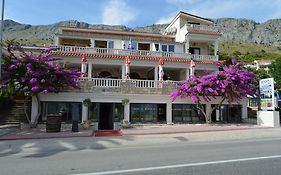 Pansion & Apartments Sidro